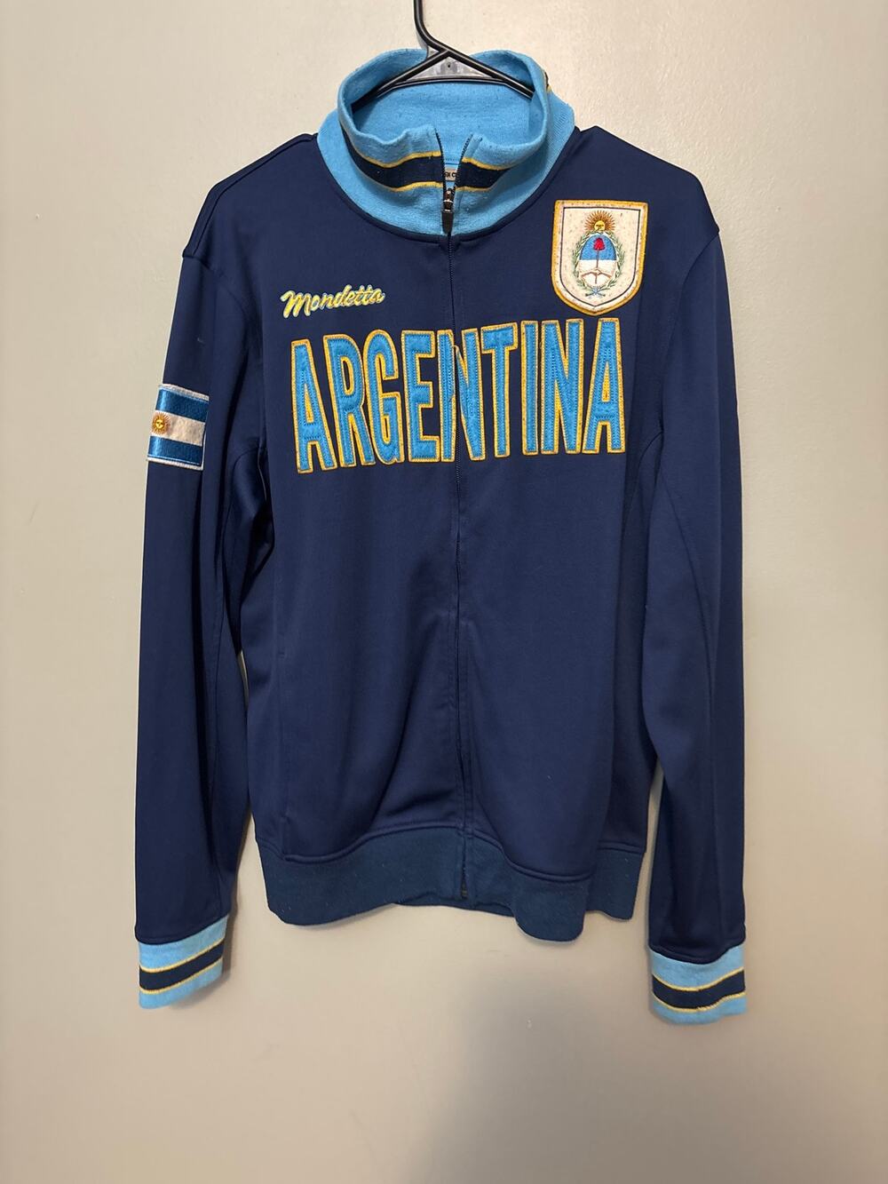 Vintage blue Mondetta track jacket  "ARGENTINA" embroidered Size Med